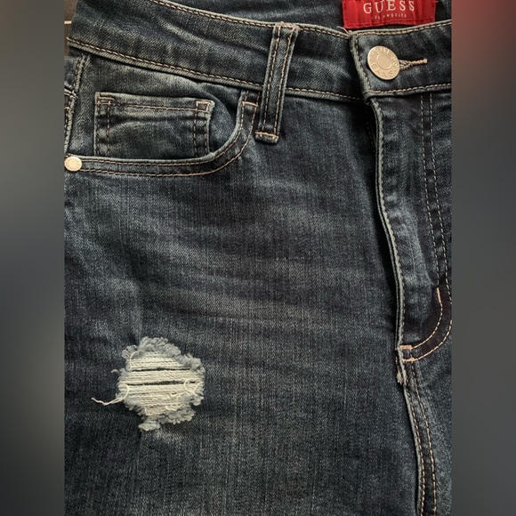 GUESS Mid Rise Skinny Jeans Women’s - Picture 1 of 7